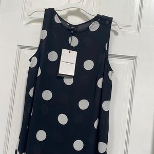 Women’s sleeveless top size Small